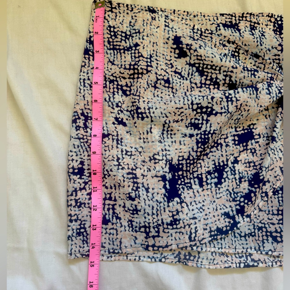 (NEW) BCBGeneration Patterned Mini Skirt - Picture 7 of 7